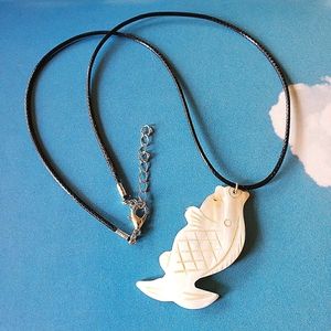 Vintage Necklace Sea Shell Mother Of Pearl Pendant Beach